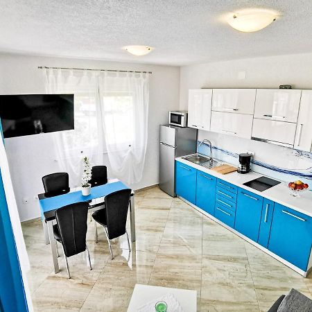 App La Vita E Bella - Azzurro Apartment Punat Bagian luar foto